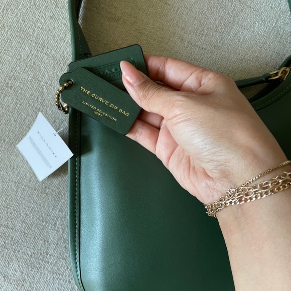 NWT Coach Curve Zip Bag - Picture 6 of 12